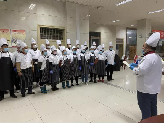 我们都是志愿者！平顶山职业技术学院师生面对疫情踔厉前行