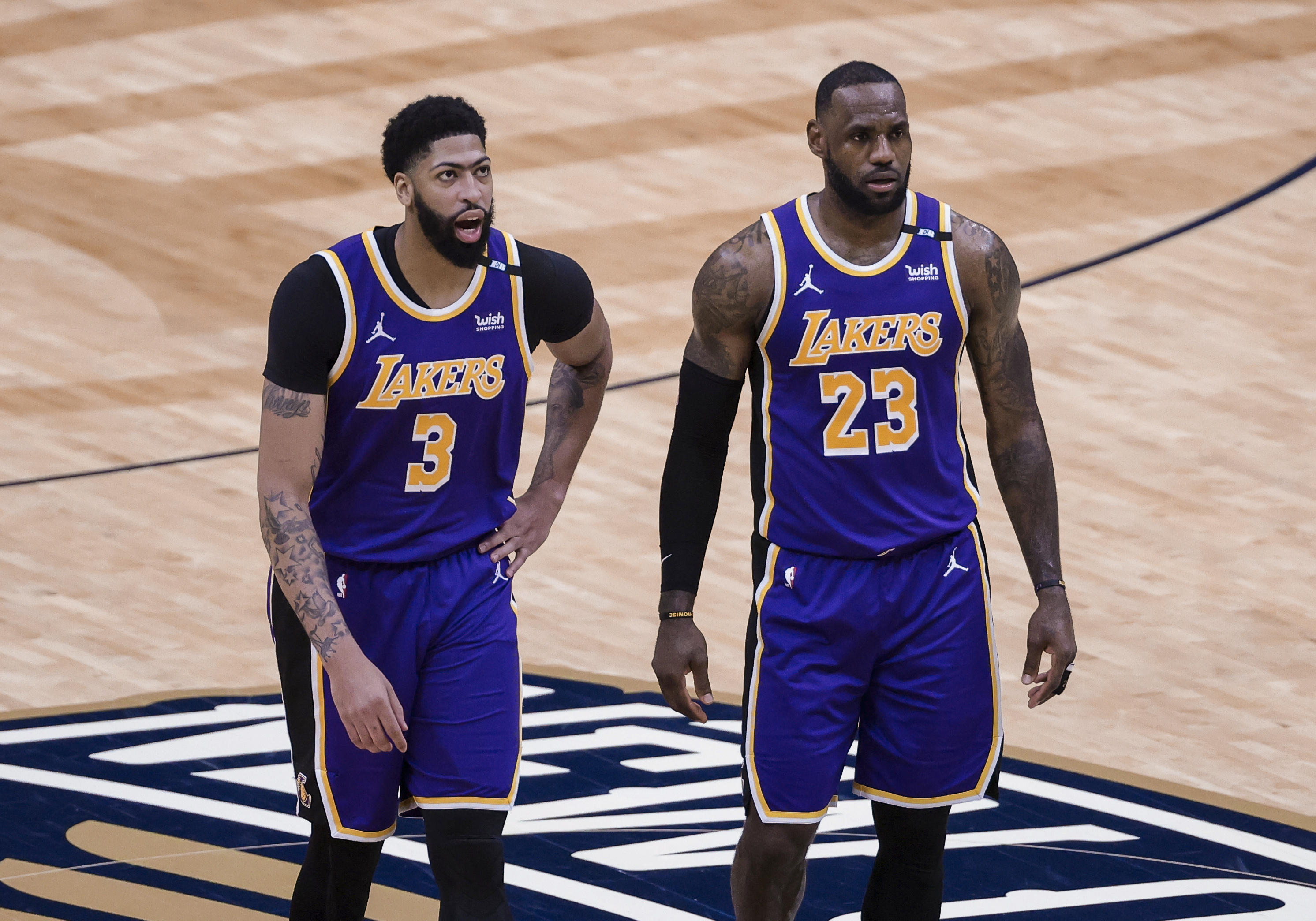 2020-2021nba总冠军是哪个队(另一面的勒布朗·詹姆斯：慈善家、球员榜样与优质偶像)