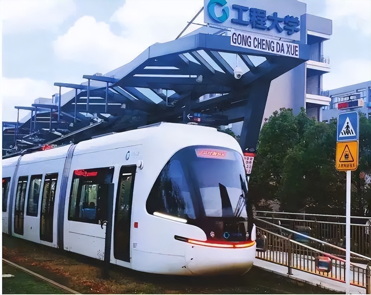 “钱景”广阔！湖北这所大学：8个专业跻身“高月薪”榜单