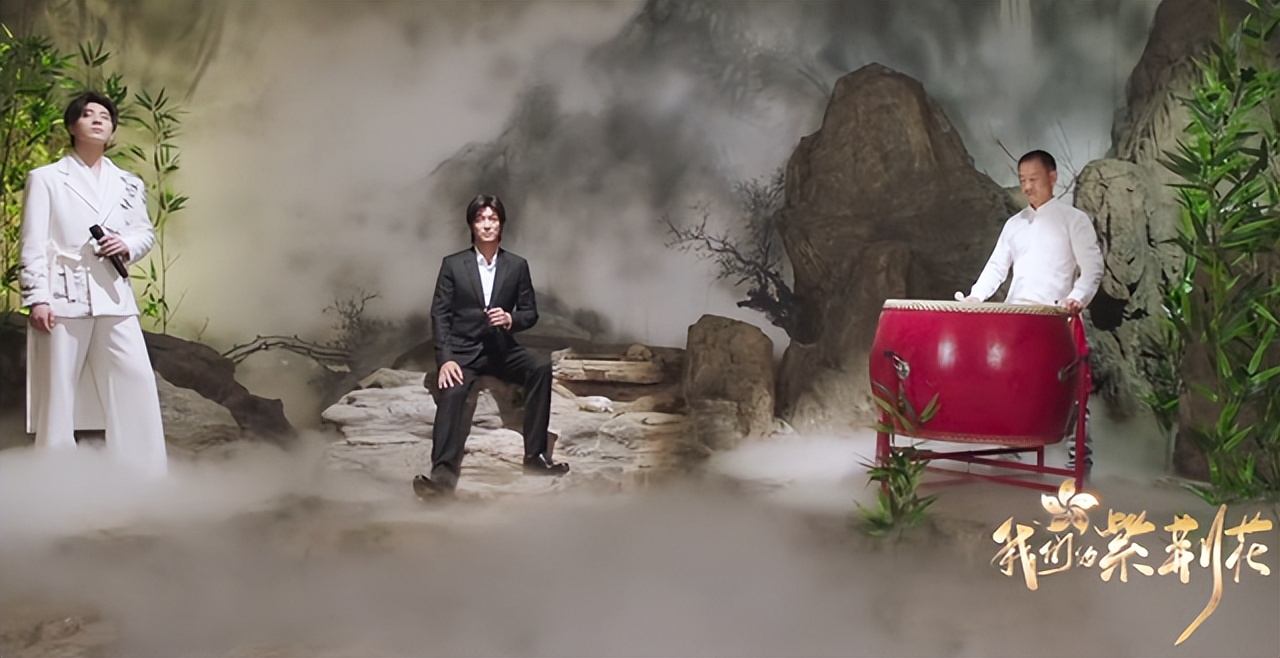 紫荆花云歌会：近百位艺人以歌寄情，周星驰亮相，港剧永不过时