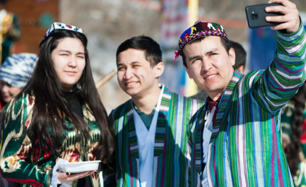 土库曼斯坦名存实亡（土库曼斯坦：亚洲唯一的一个永久中立国，汽油每升一毛钱左右）