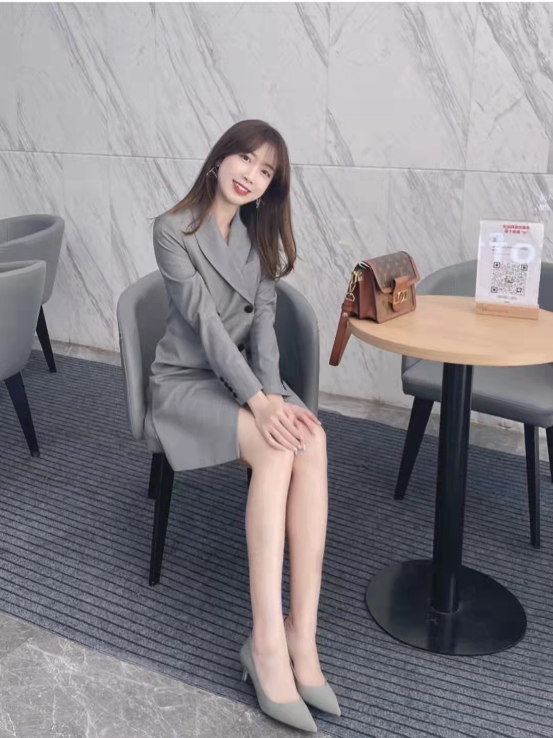 高跟鞋搭配什么衣服好看