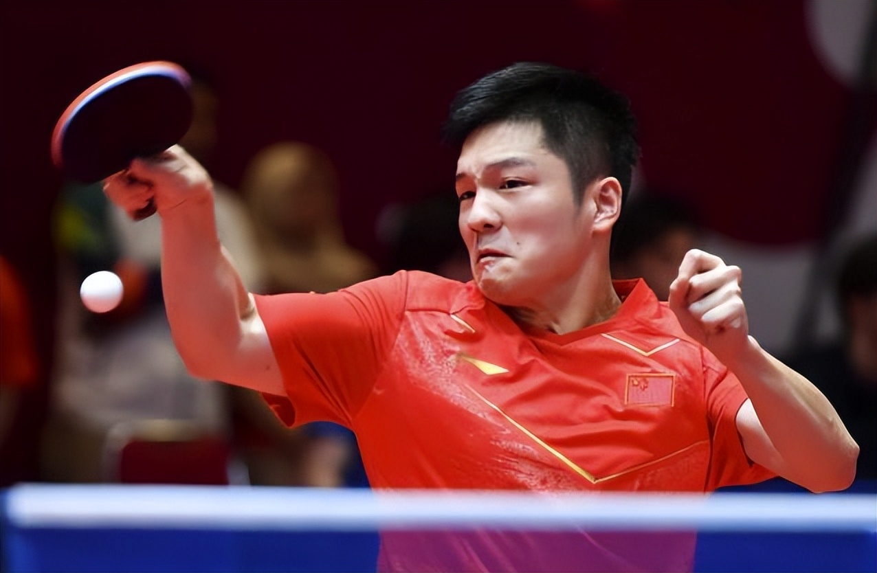 乒乓球世界杯中国夺冠(4-1横扫日本张本智和夺冠,樊振东强势出击,wtt