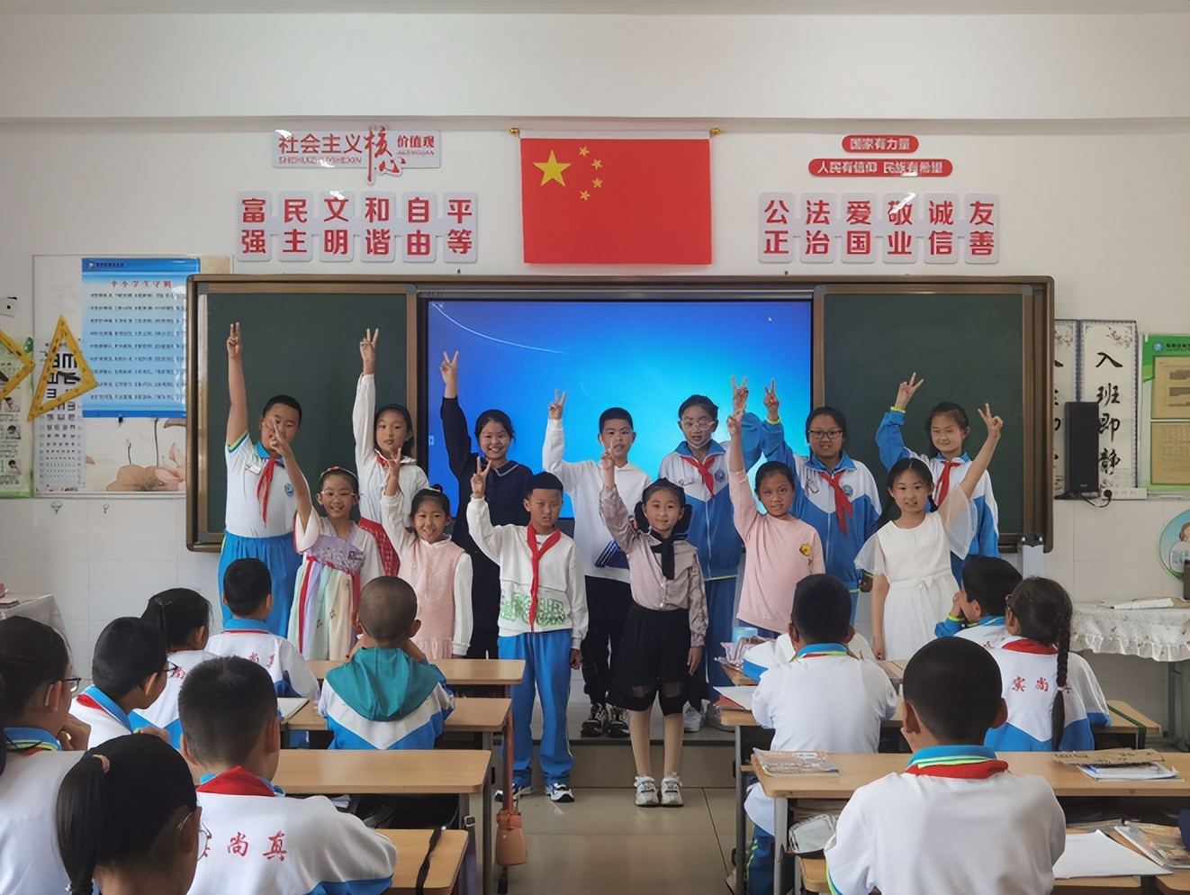 东胜区第五小学:书香润心灵 阅读促成长(图37)