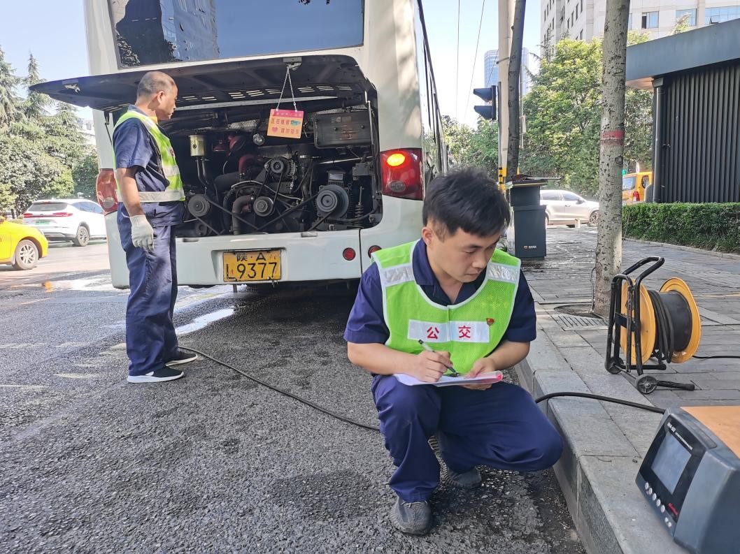 节能减排 西安公交集团新能源车辆已累计减碳8.5万吨