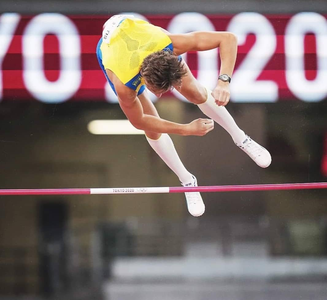 撑杆跳是奥运会项目吗(6米21！杜普兰迪斯再次打破撑竿跳高世界纪录，加冕历史第一人)