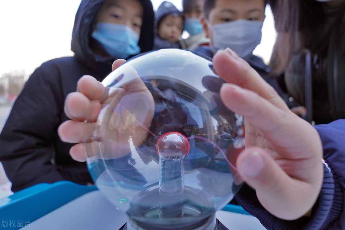 壹健康小知识：静电擦护手霜有用吗？佩戴什么可以消除静电