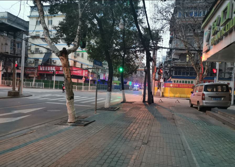 09年上海女研究生带母求学遭拒后自杀，校方：愿付16万拒绝道歉