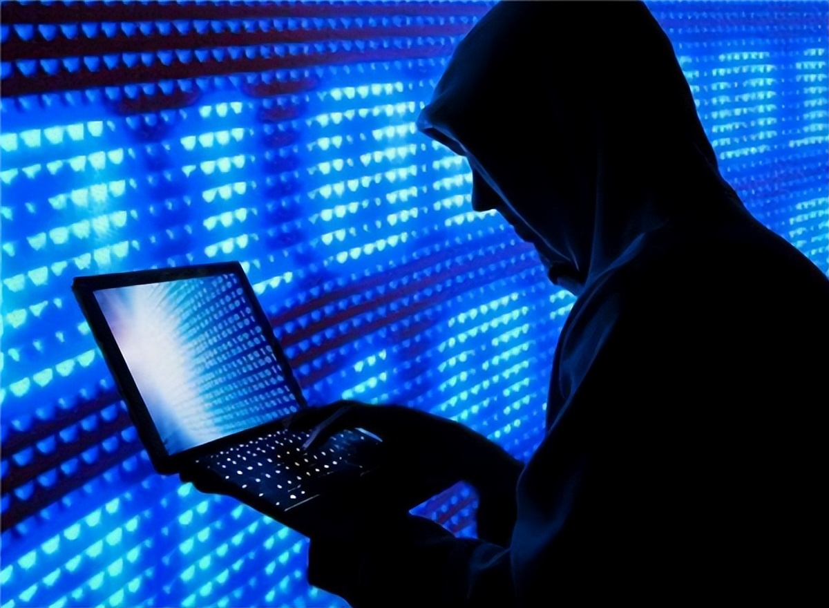 林勇:为报南海撞机之仇,率8万名红客攻陷白宫网站,插五星红旗