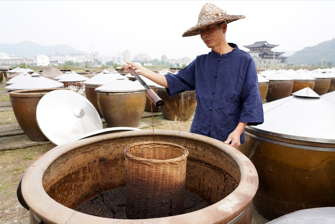 老抽是酱油吗（详解酱油分生抽和老抽的原因）