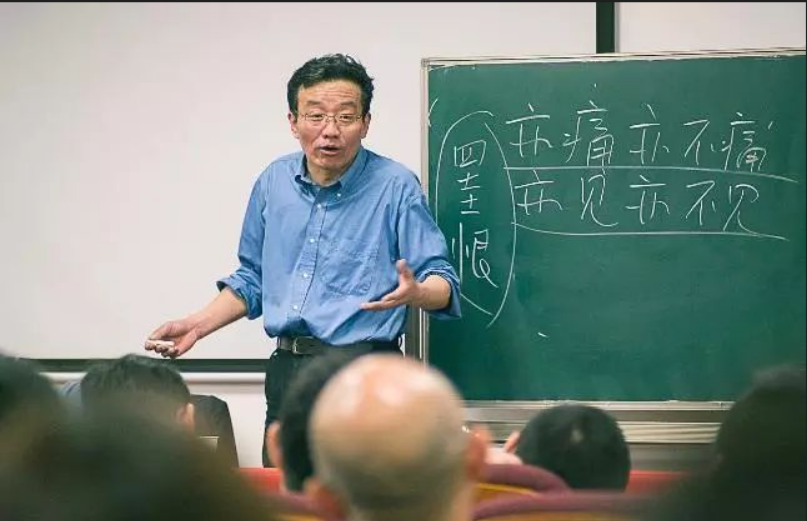 复旦教授上课香烟从不离手，儿子上普通大学，注重青少年精神培养