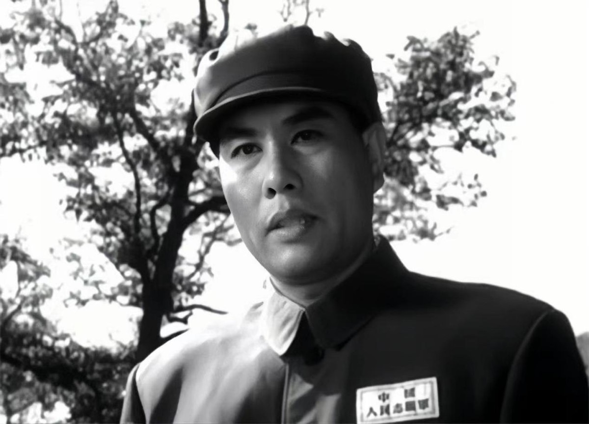 八一厂男星李炎:银幕高干专业户,与妻子恩爱一生,70岁因病去世