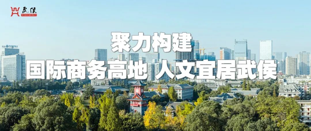 成都恢复限行首日 道路上私家车的数量明显减少