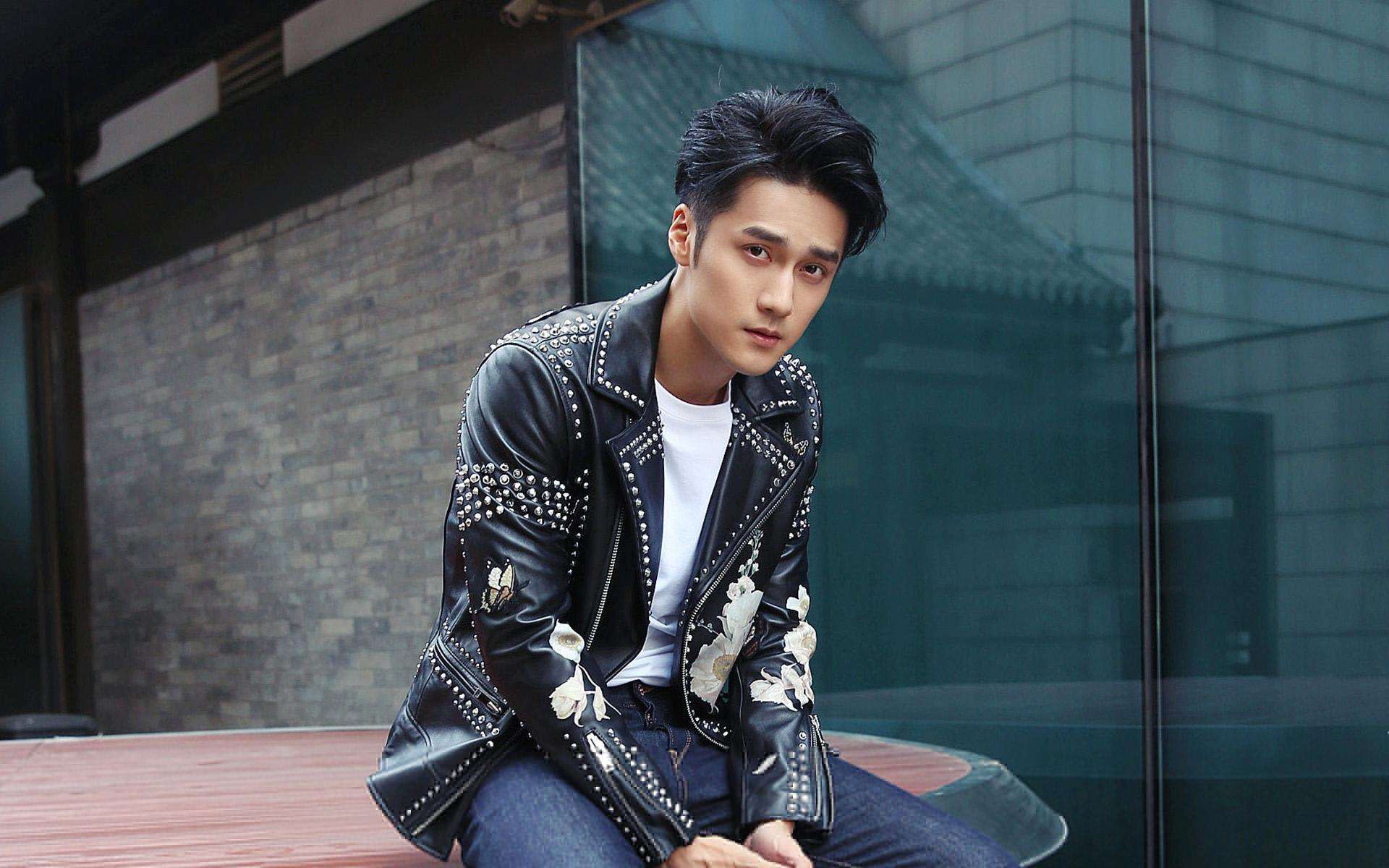 蒋劲夫近况曝光!现身聚会手拿酒杯站不稳,不修边幅言行放飞自我