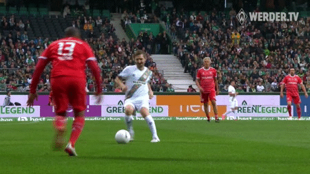 不莱梅埃尔顿资料（全是回忆！43岁老将的告别赛，太多熟悉面孔，40500球迷赶来见证）