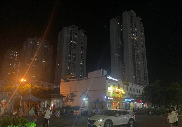 2020年，22岁海归男杀害高知父母，被捕时面带微笑