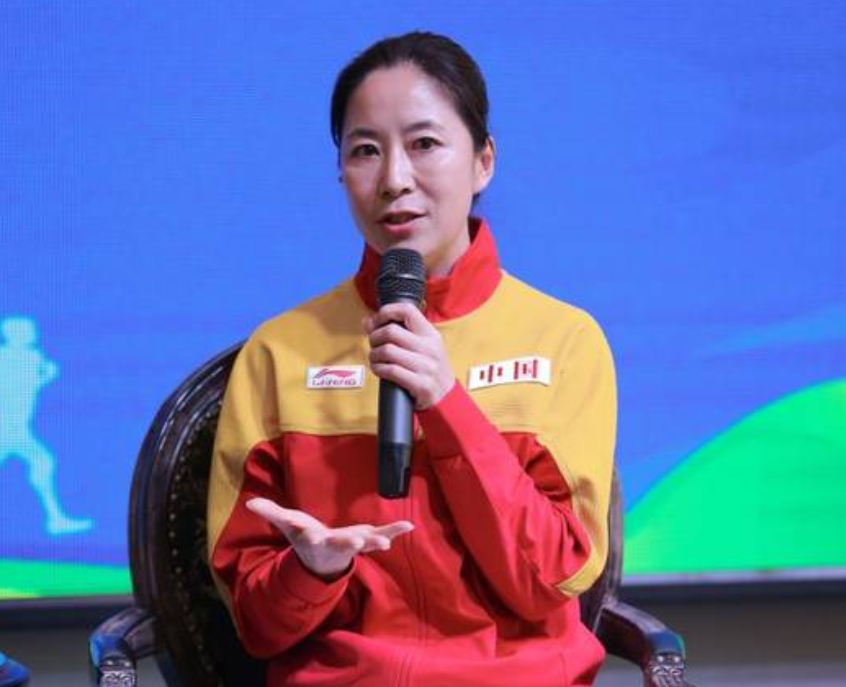王丽萍的教练组后来怎样(王丽萍:奥运夺冠后无国旗披身,教练组提前