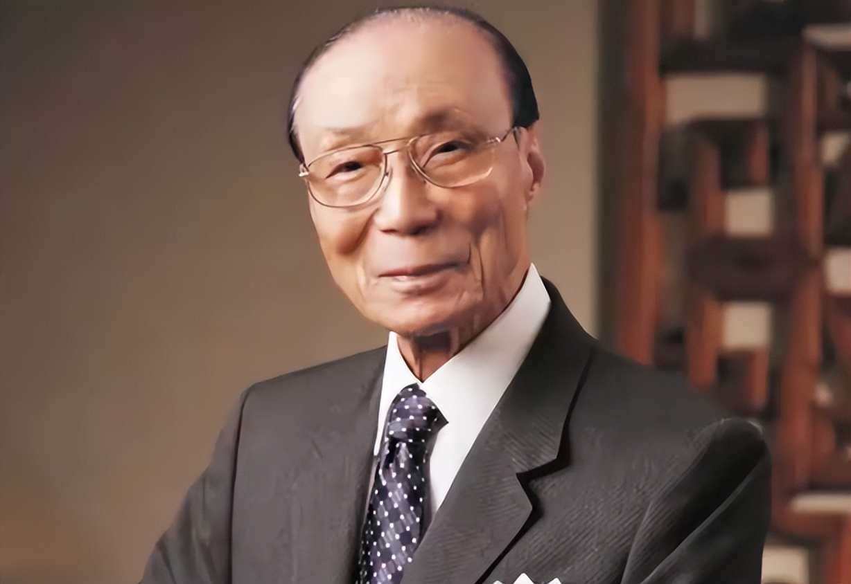 邵逸夫有人说,陆运涛走后,香港电影业的发展原地踏步十年,改写了