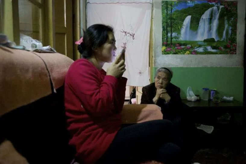 8年前，这个中国姑娘去韩国整容后，她的人生差点被毁掉