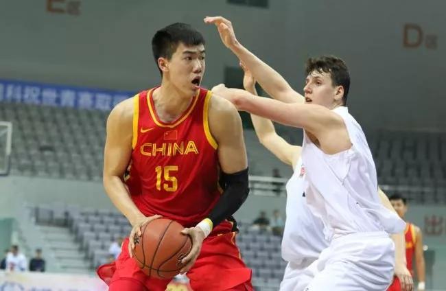nba年輕中鋒排名（CBA6大00后中鋒，余嘉豪沖擊NBA，廣東隊兩人在內，誰能接班周琦）