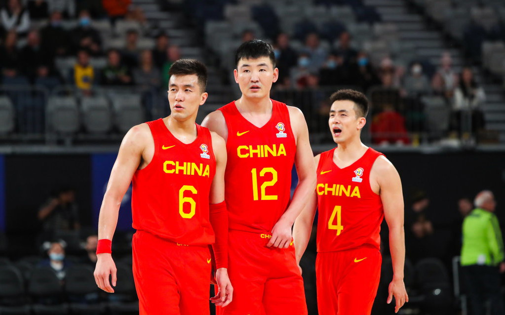 在哪里可以看国家队篮球比赛（今晚！CCTV5直播中国男篮，周琦领衔，郭艾伦落选，辽篮仅1人出战）