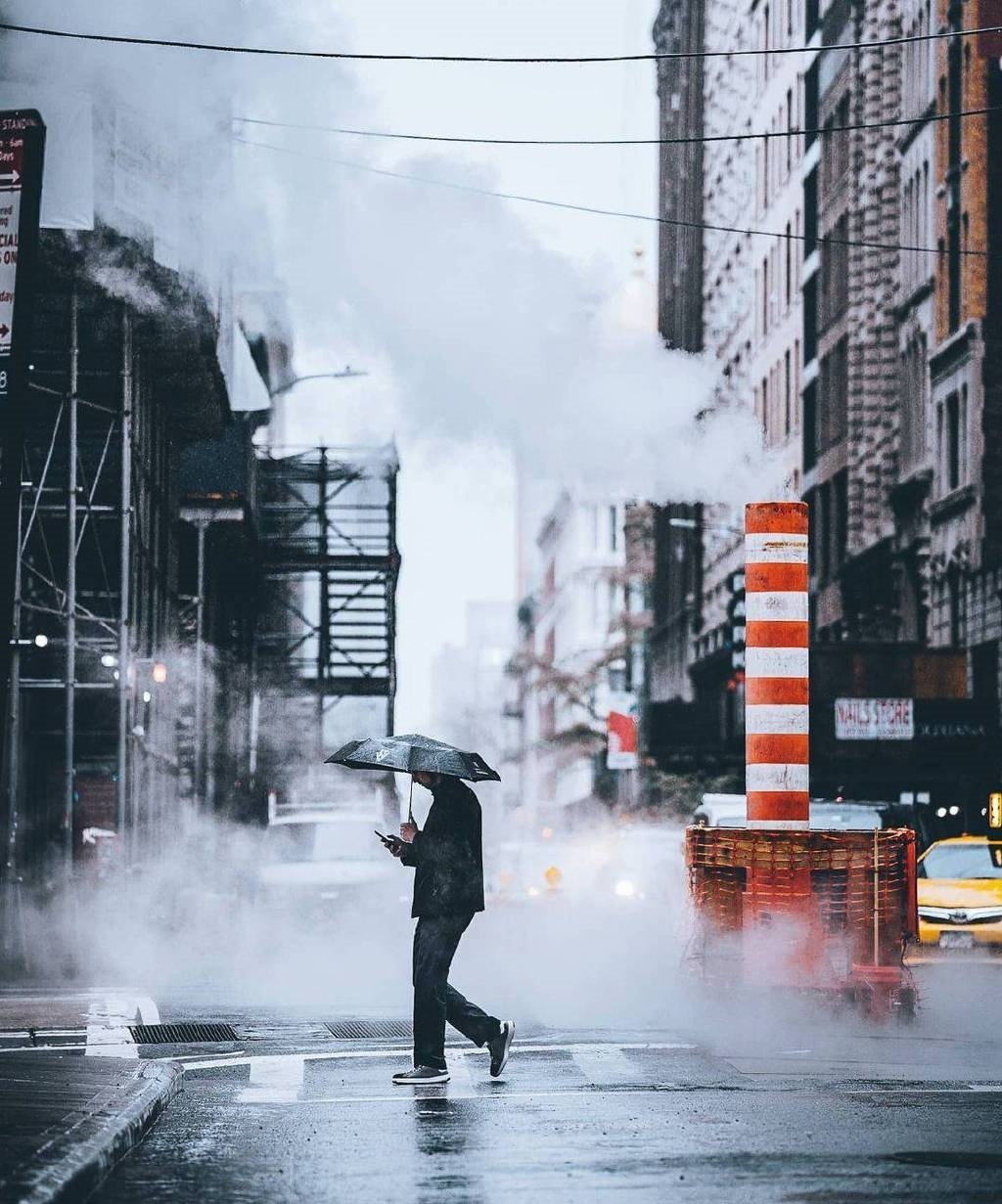 晚安简短精彩文案句子，半生风雨半生寒，一杯浊酒敬流年