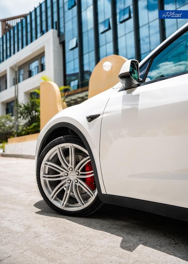 优雅与灵动，特斯拉 Model Y的极简升级设计