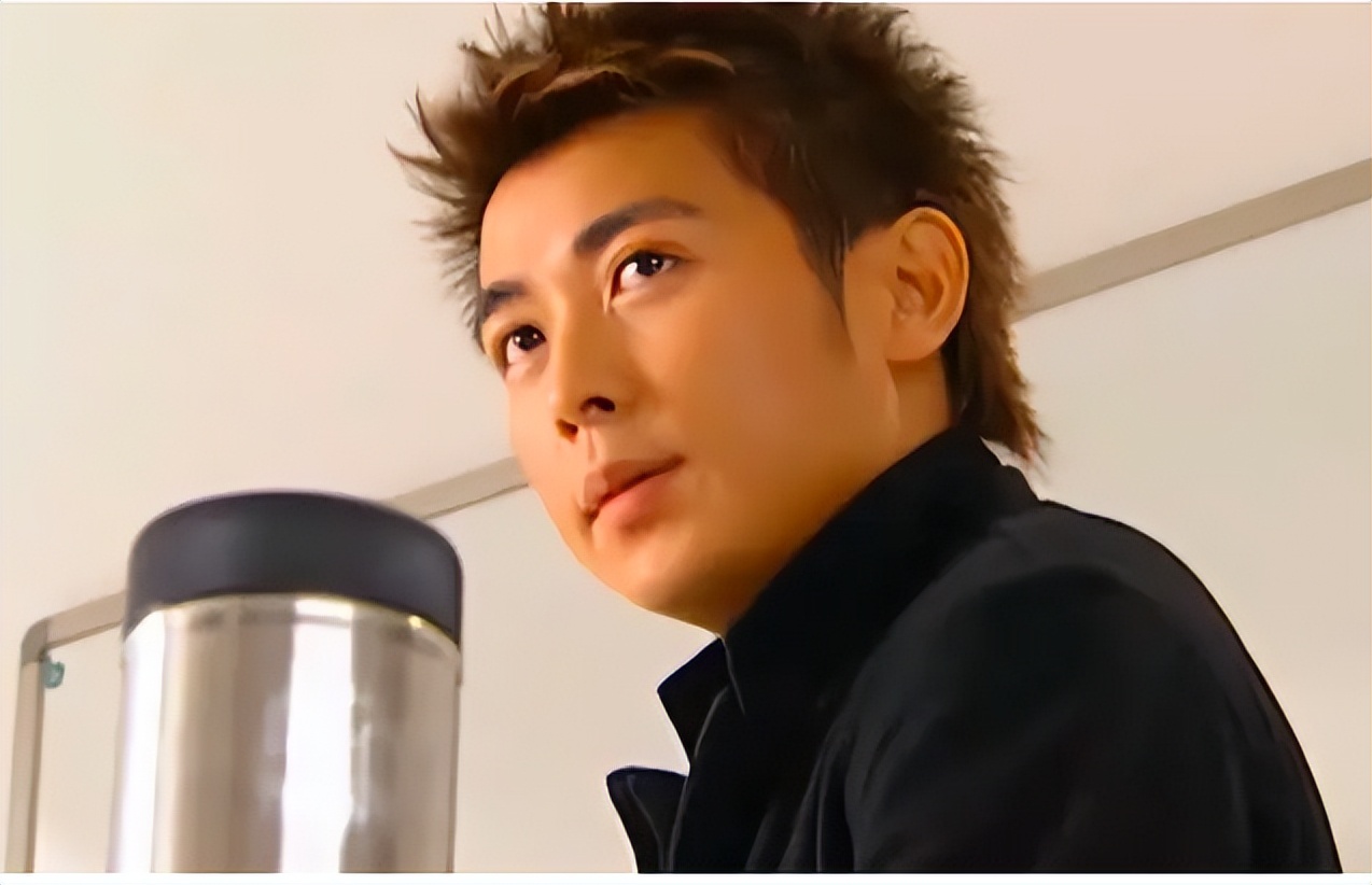 20年后再看《十八岁天空》，最漂亮的竟然不是蓝菲琳而是她们两个