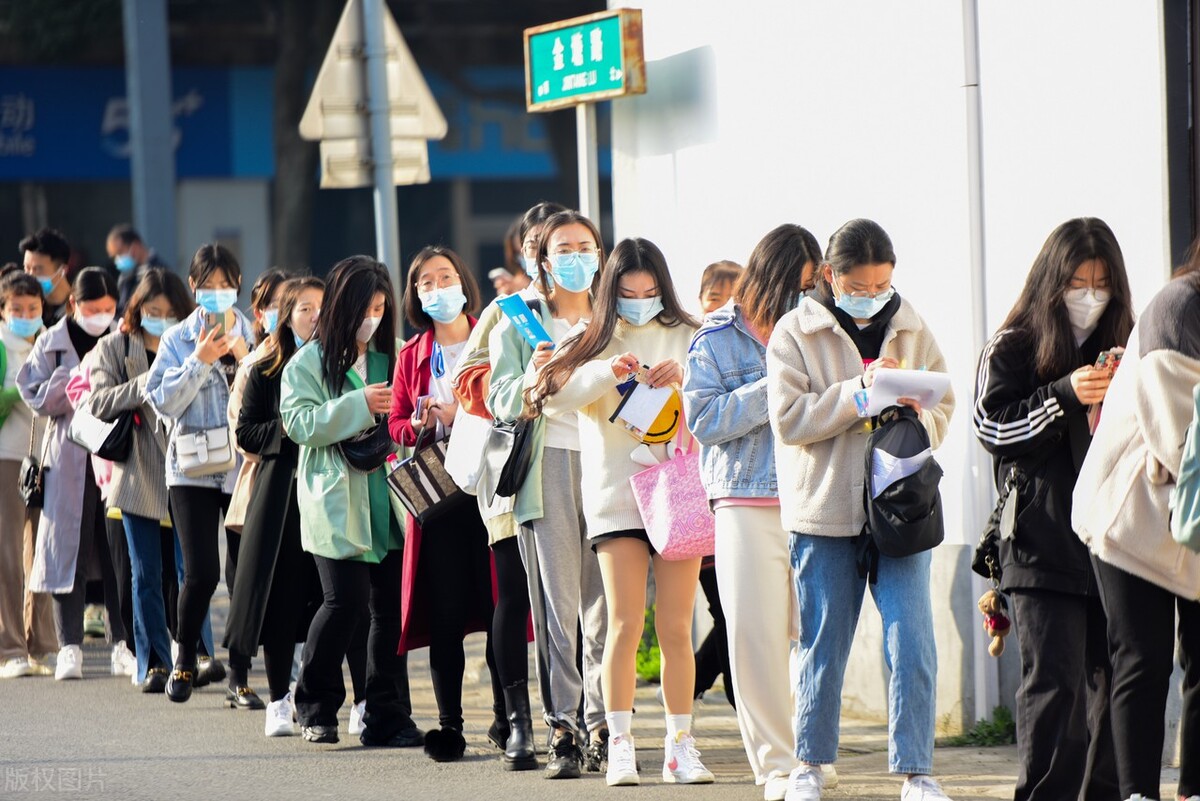 小自考是什么？学费一次交两万？用不用到校学习