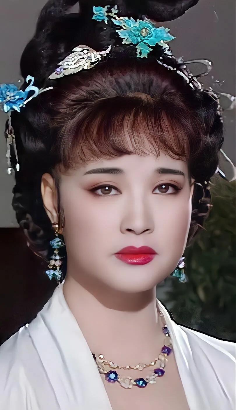 43岁的她，演16岁的少女，竟毫无违和感，真的太美了