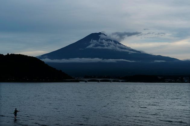 岩浆正大规模“膨胀”，喷火口增多近6倍，日本富士山恐将喷发？