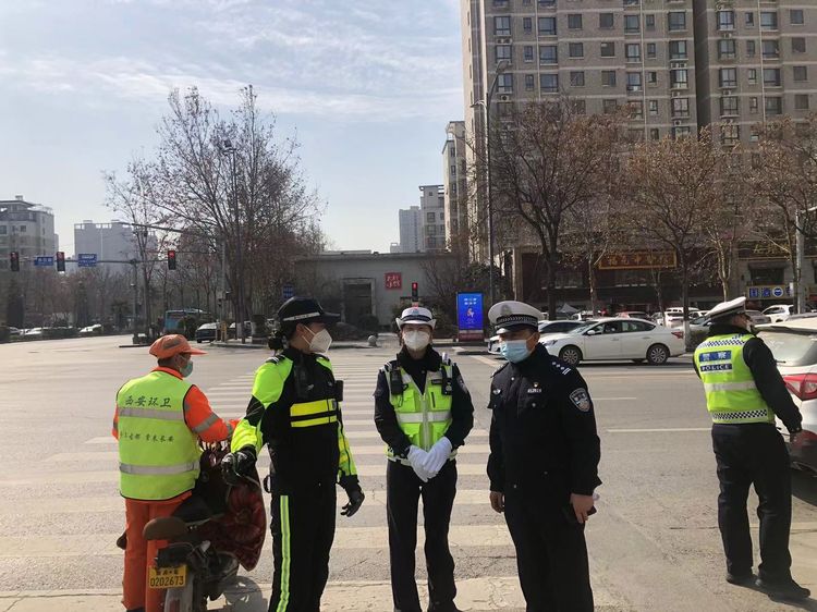 步巡+拖移+管制 | 西安交警雁塔大队整治违停再发力