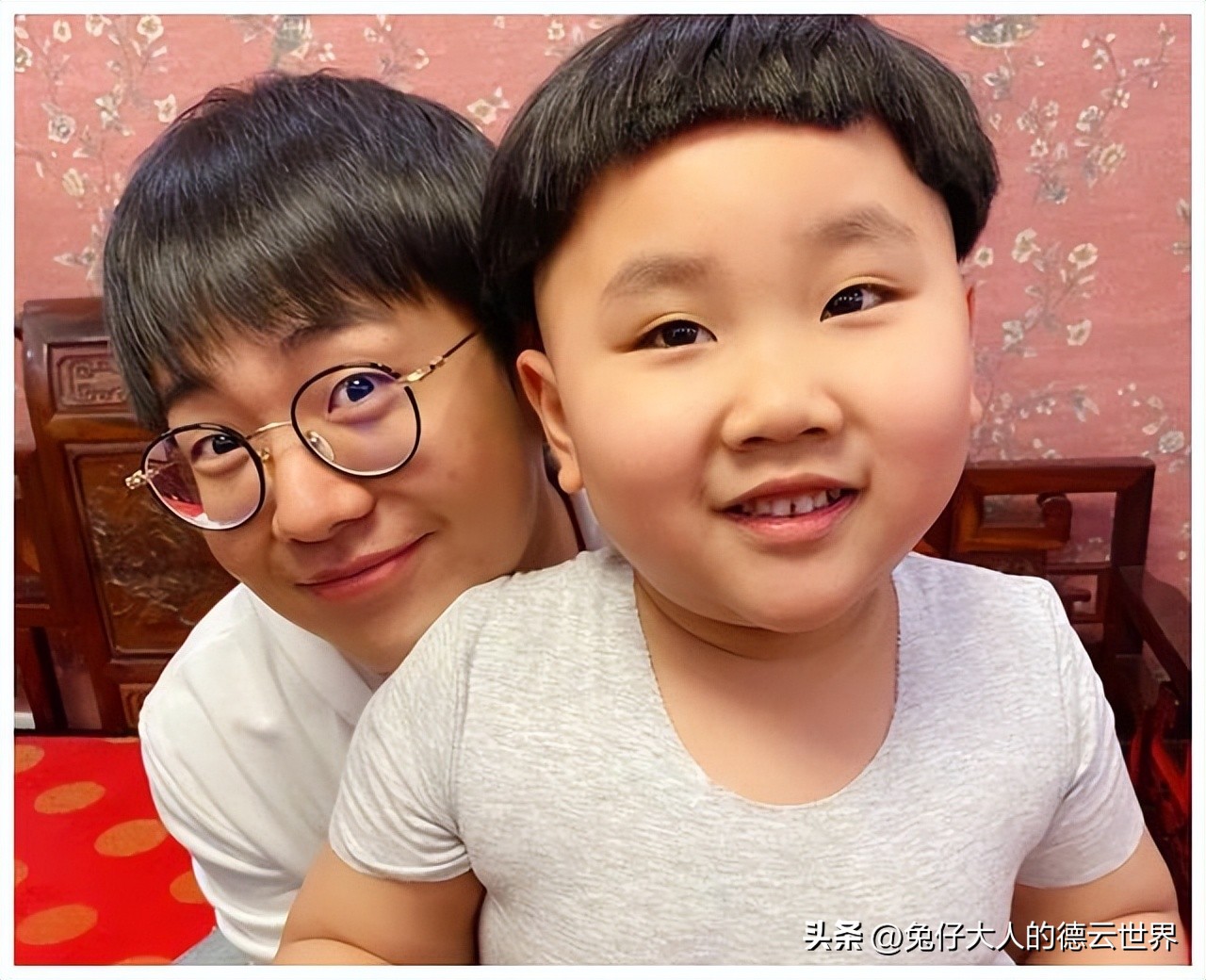 郭麒麟新电影花絮曝光,扎马步差点烫伤,粉丝:还好有弟弟郭汾阳