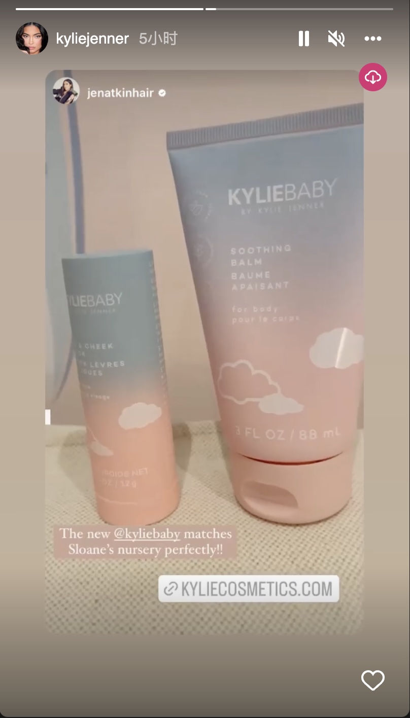 金小妹晒私人飞机被骂惨：我用纸吸管环保，你们富人疯狂排碳？