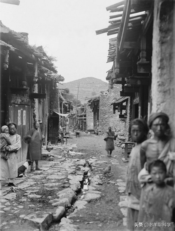 1933年，四川古城眨眼成湖！幸存者：连跳几十个壕沟却丢了孩子