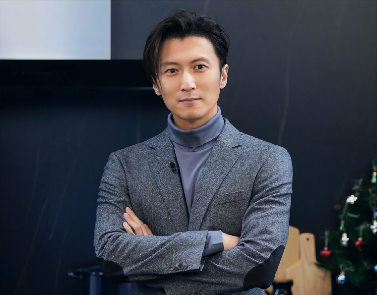 谢霆锋几岁(王非大谢霆锋几岁)-第1张图片