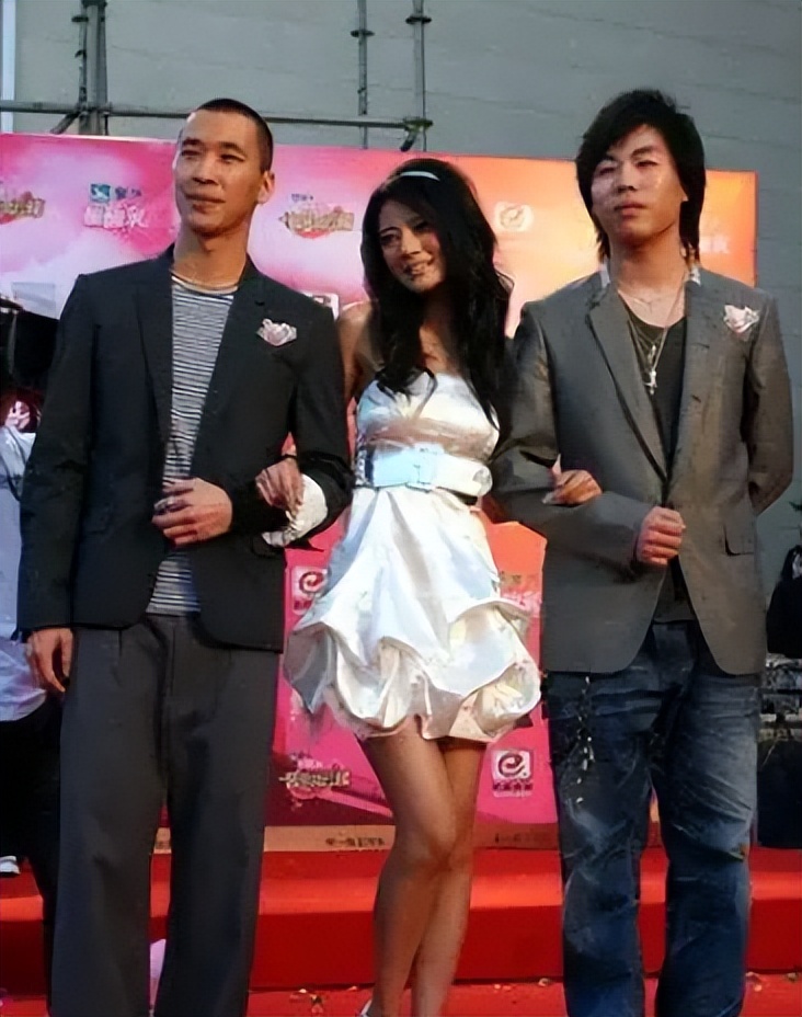 明明有1米8的大高个，但看起来很“矮”的12位男星，个个让人意外