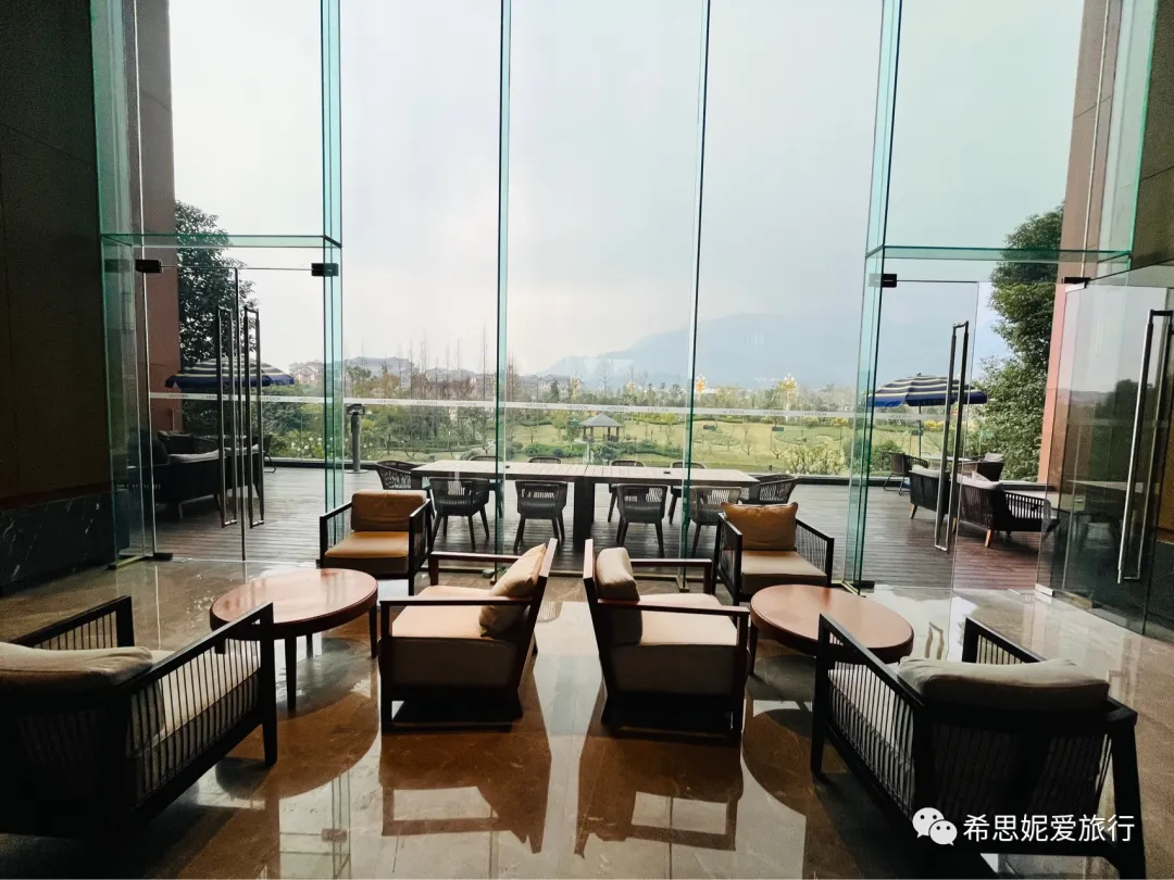 峨眉雪、钵钵鸡、豆腐脑 峨眉山旅行staycation最佳选择Meridien