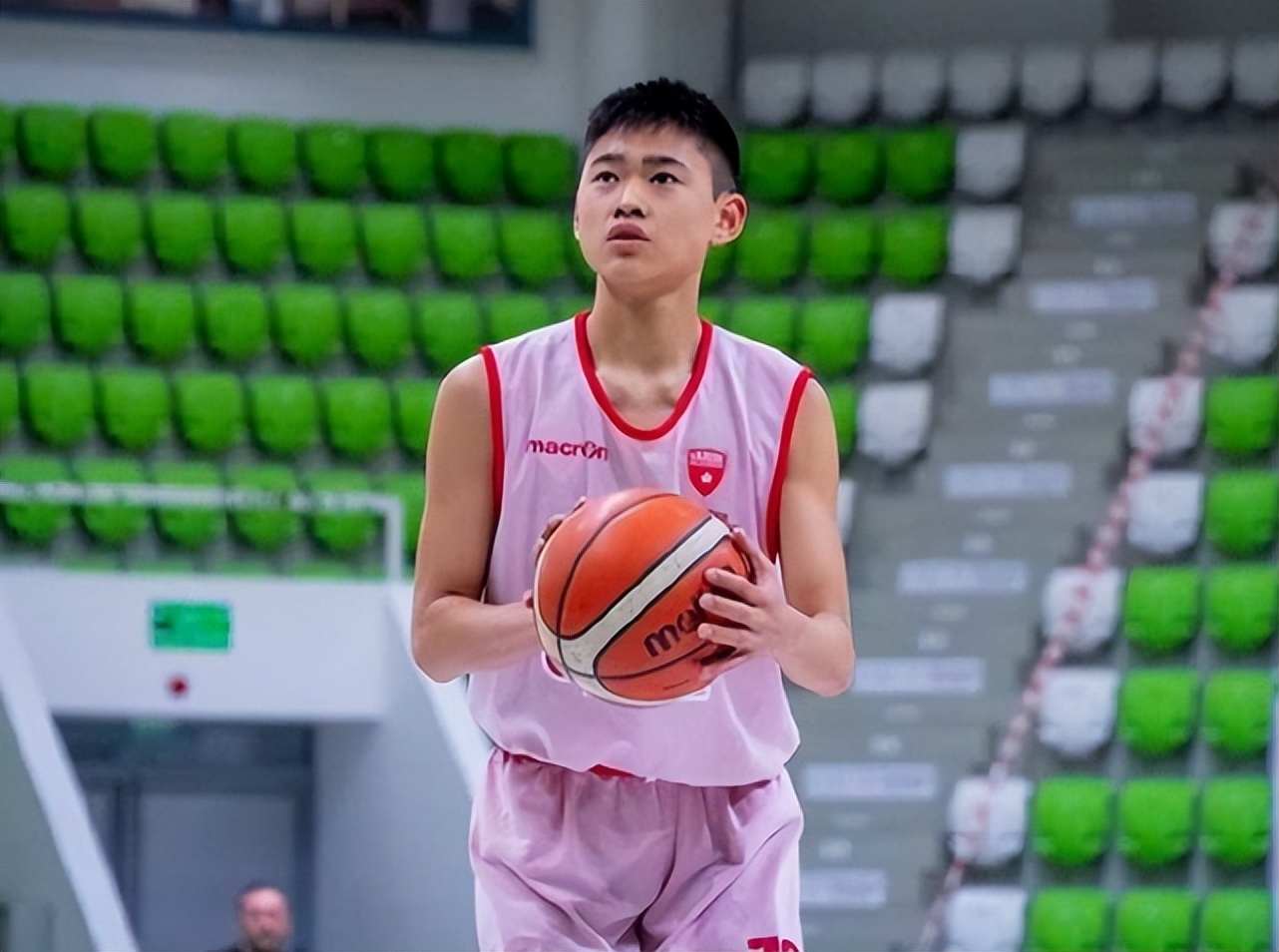 目前,尚没有中国球员在欧洲联赛打球,现效力于上海男篮的戴昊和张之垚