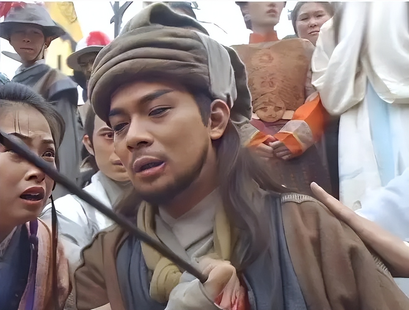 天龙八部大陆胡军版40(快20年了,黄日华和胡军两版"乔峰",终于快要分