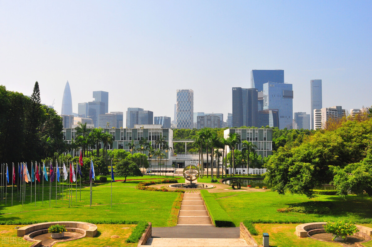 大学挂科影响很大，大一挂科丧失资源的机会，大三挂科影响毕业