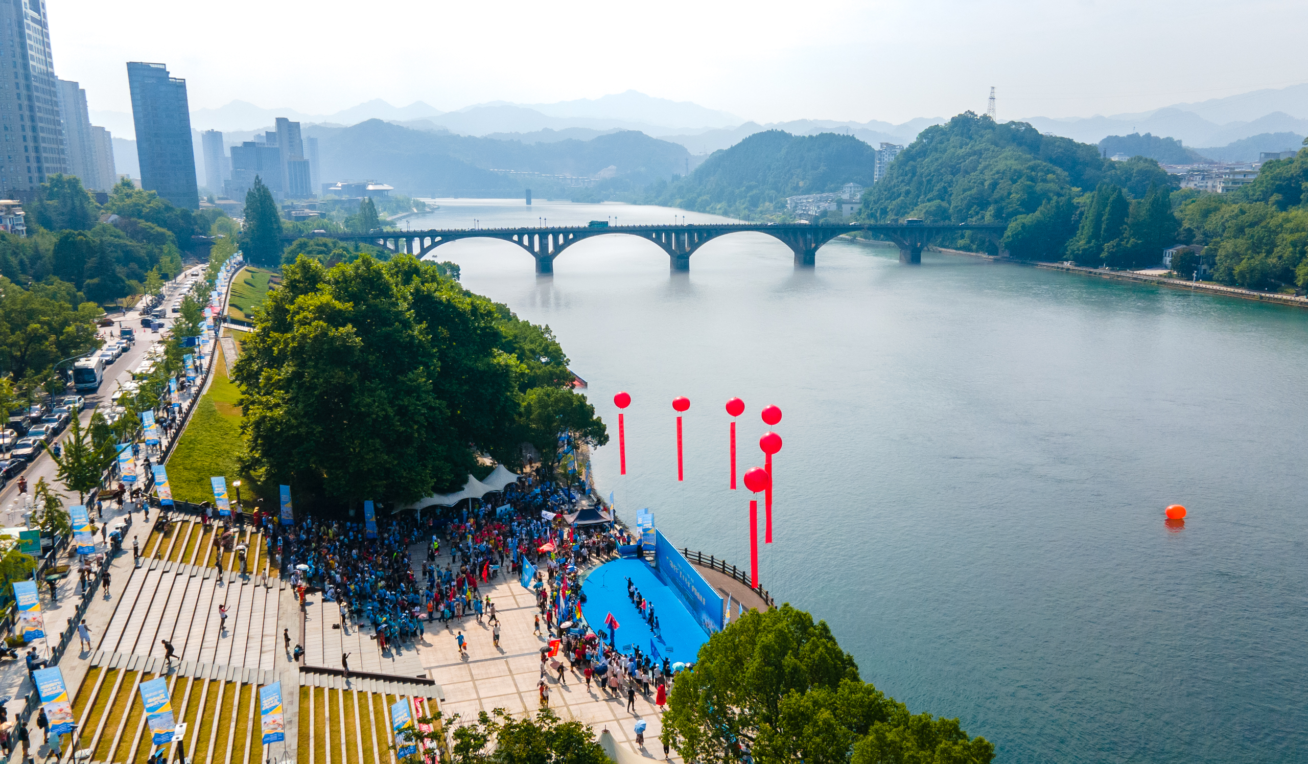 建德天气17建德新安江水冷得冰凉