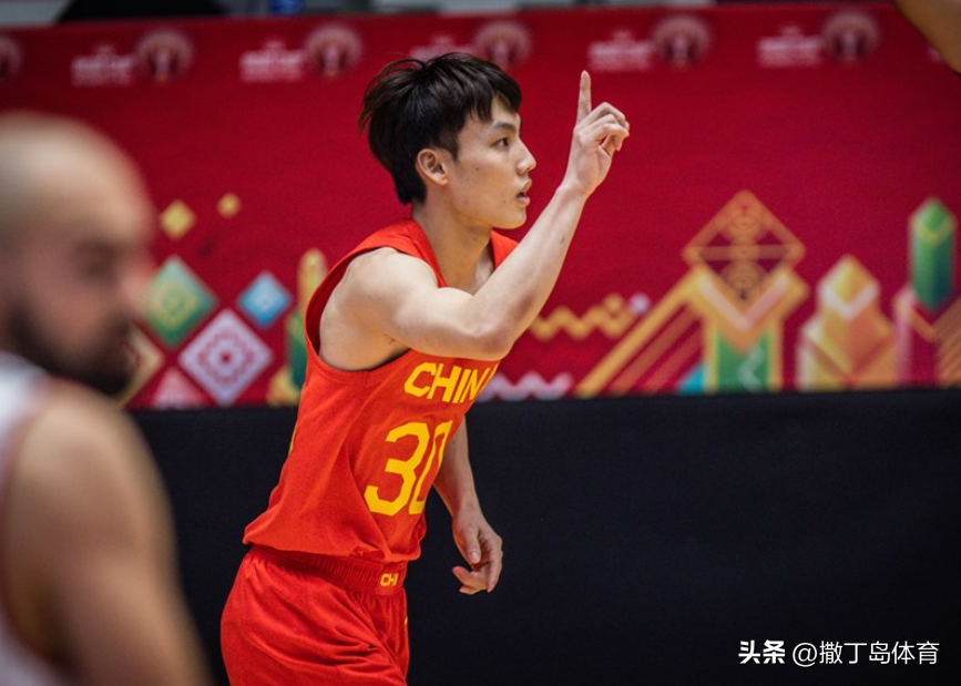 中国的篮筐和nba一样吗(男篮欧锦赛叹为观止，中国篮球不该再迷恋NBA)