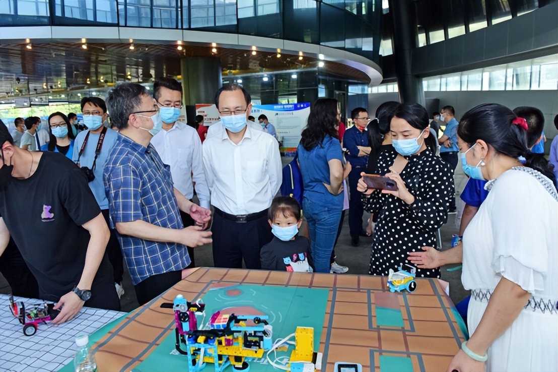 2022年深圳市全國科技活動(dòng)周前海深港基金小鎮系列活動(dòng)圓滿(mǎn)結束