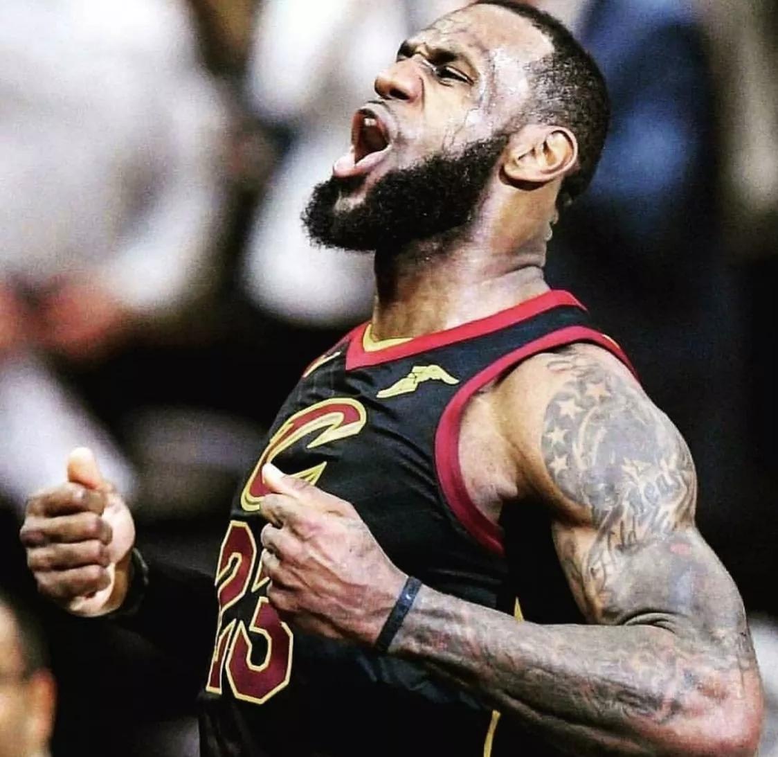 (詹姆斯职业生涯最大的宿敌,库里和杜兰特毁了灭霸詹的三连冠伟业)