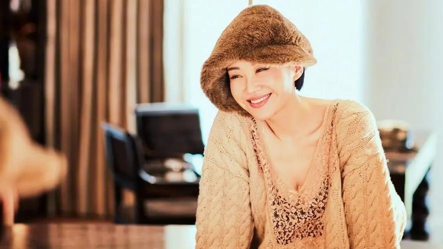 貌美如花却至今未婚，这12位大龄女星，各有各的苦衷