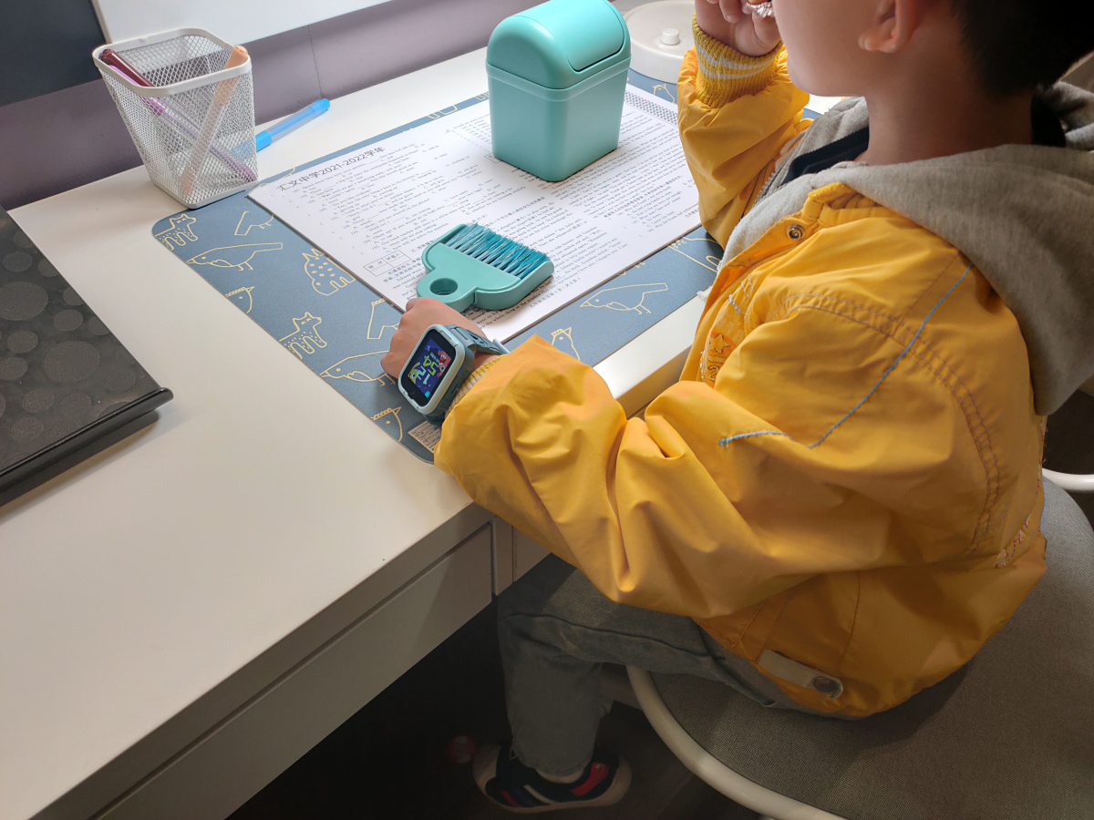 儿童微信+10重AI定位加持：360儿童电话手表10X体验