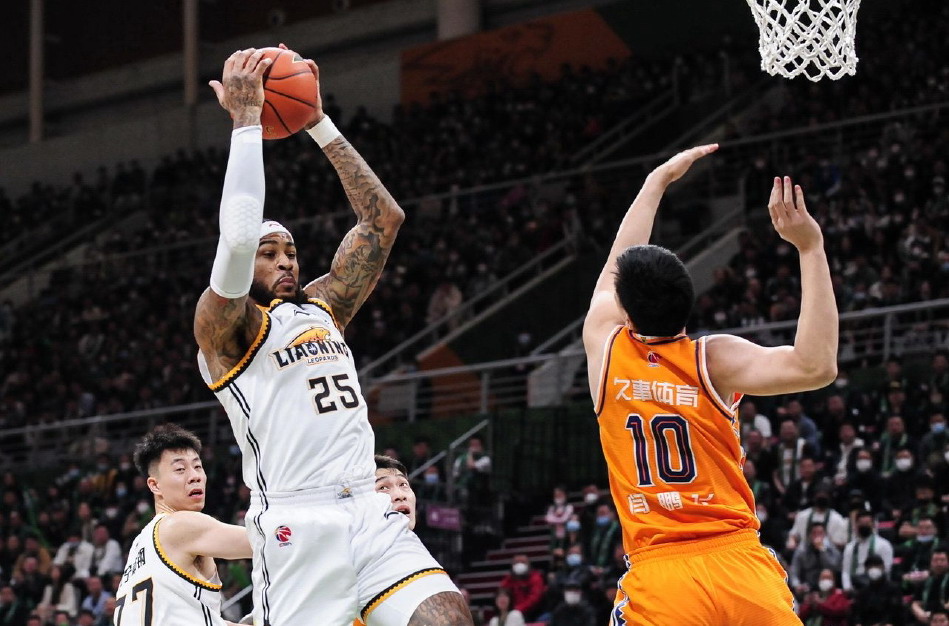 cba在哪个app（CBA辽篮再战上海4大看点，杨鸣派上郭艾伦等全部主力？5平台直播）