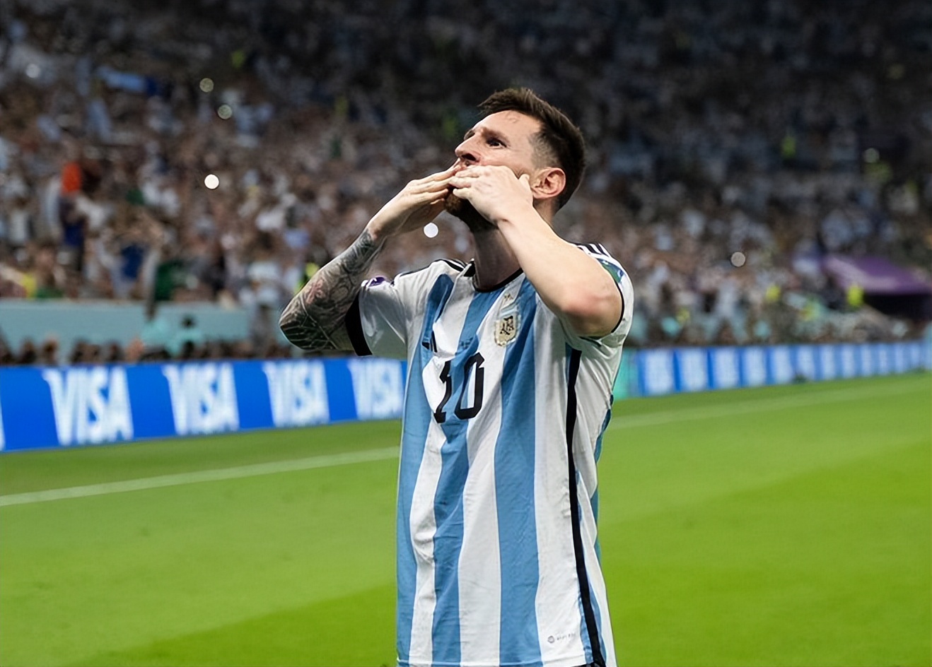 后备梅西做救世主（伟大的2-0！梅西扮演救世主，赛后理智发声！阿根廷掌握主动权）