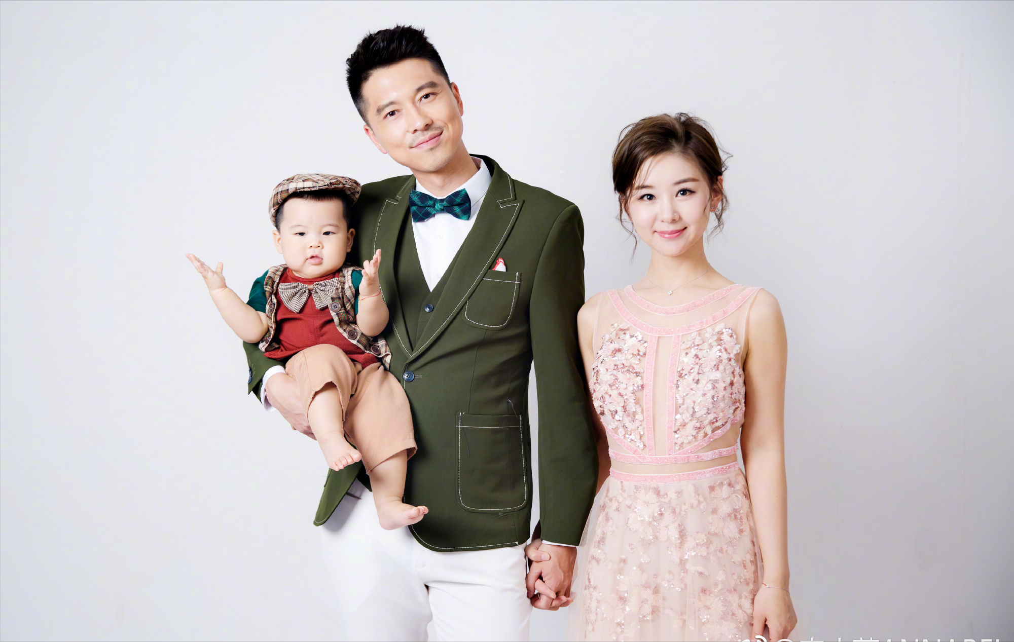 7年爱情长跑,8年幸福婚姻,育有两子,李小萌和王雷的爱情好甜